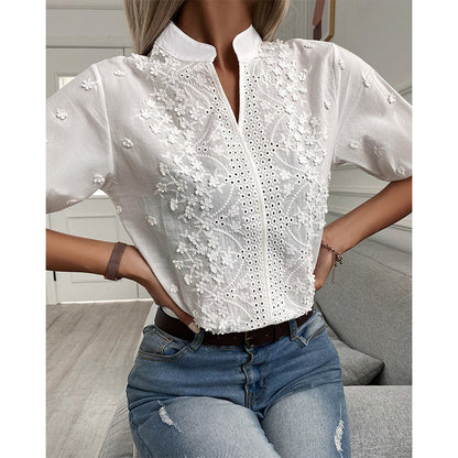 Annika - Elegante Bluse mit Stickerei und halblangen Ärmeln